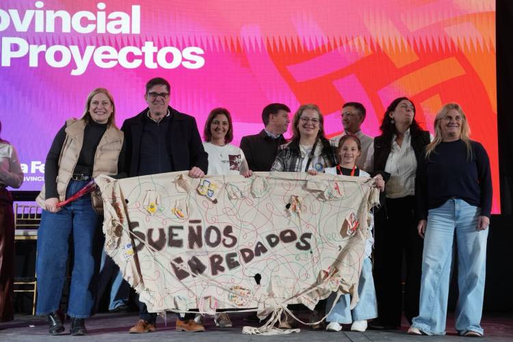 “A la educación la construimos en comunidad”