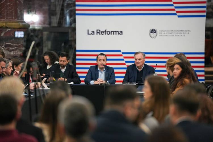La Comisión Redactora trabaja en el texto definitivo de la Nueva Constitución