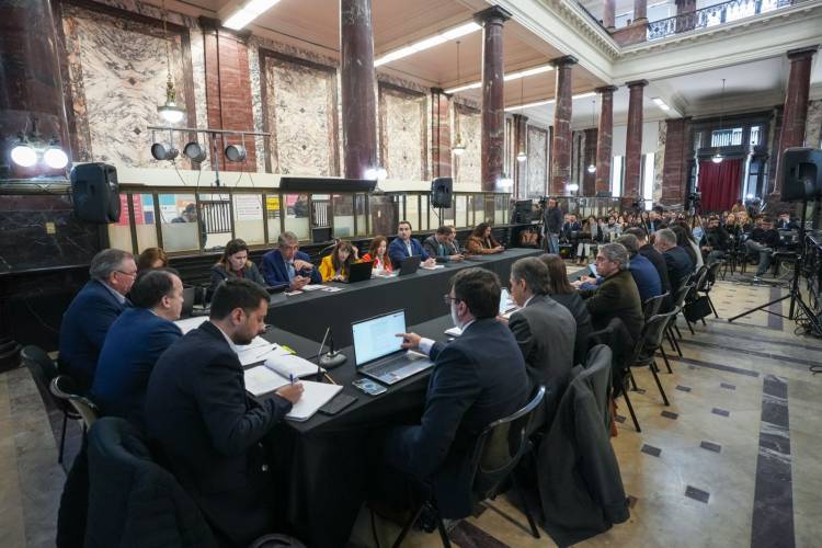 La Comisión Redactora trabaja en el texto definitivo de la Nueva Constitución