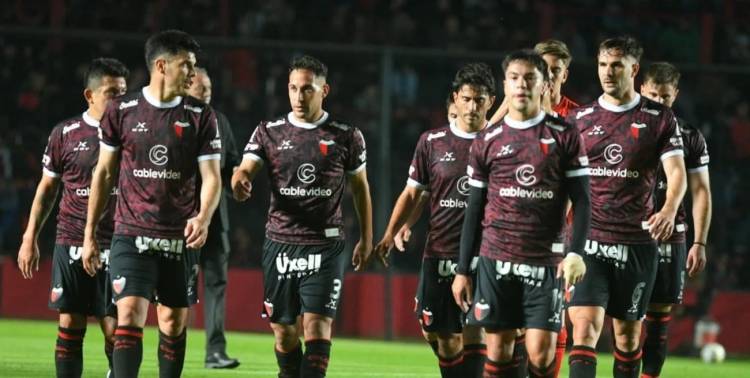 Colón perdió y sigue sin poder asegurar la permanencia