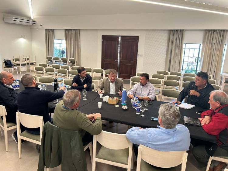 Producción e industria volvieron a dialogar sobre el futuro de la lechería