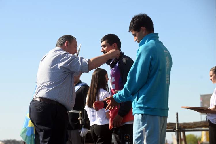 Las regatas de canotaje brillaron en la tercera jornada de los Jadar 2025