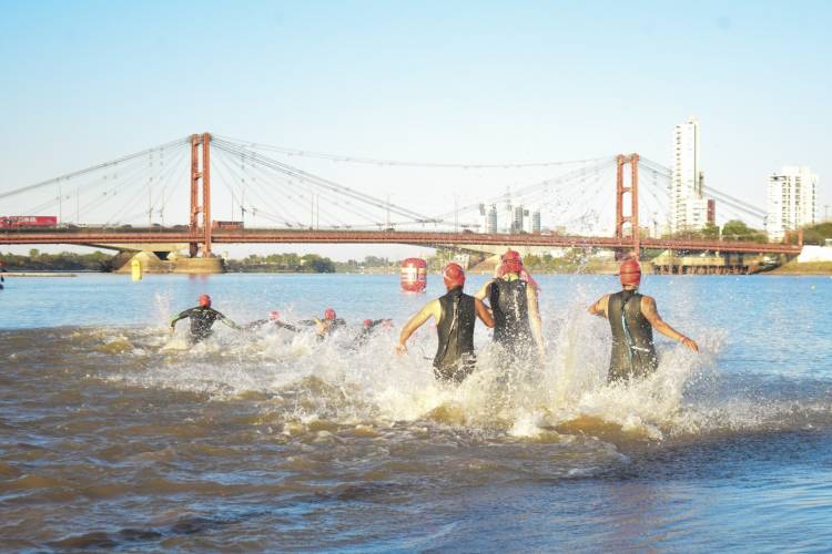 Jadar 2025: la costanera santafesina vibró en todos sus puntos con el triatlón