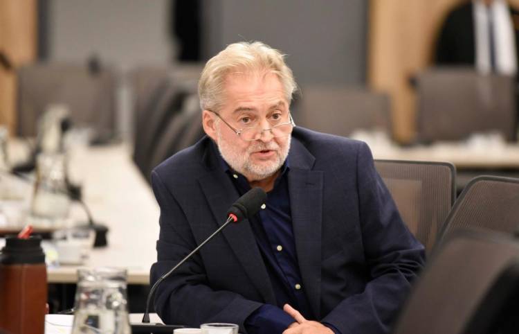 Roberto Mirabella: “Milei ajusta a los jubilados, a las universidades, a la ciencia y a la obra pública, mientras crecen las retenciones que aporta Santa Fe”
