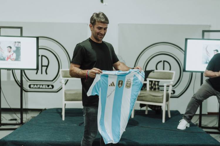 Leo Ponzio cambió la cancha de fútbol por el campo, con la pasión intacta