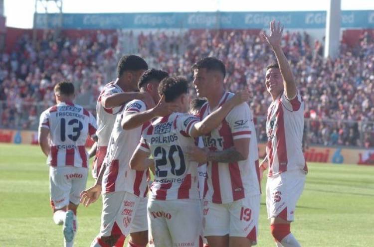 Unión empató como local y mantuvo la punta de su zona