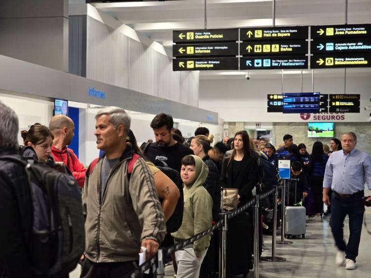 El Aeropuerto Internacional de Sauce Viejo comenzó a operar hacia Salta y amplía la oferta de vuelos a la región 
