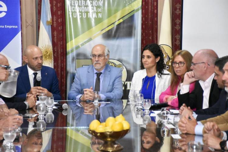 Integración productiva: Santa Fe ofrece su infraestructura logística a las economías regionales de Tucumán