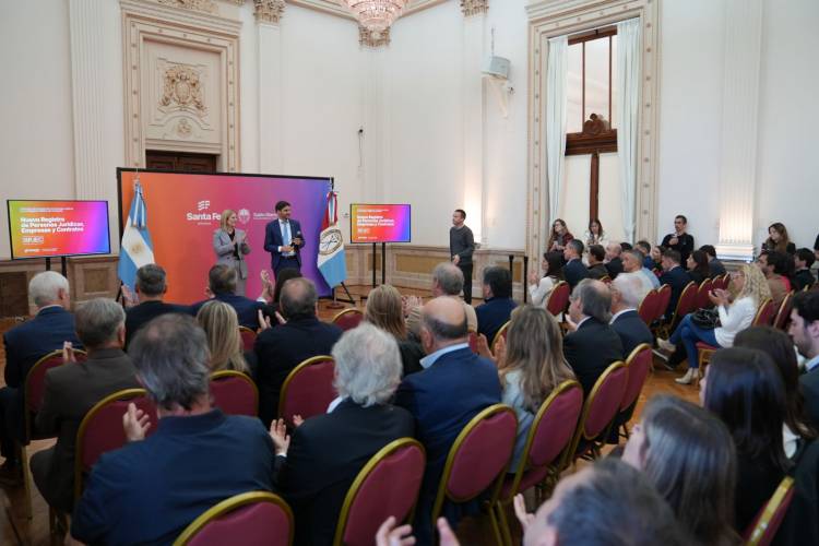 Pullaro: “Tenemos que devolver a la sociedad santafesina un Estado cercano y que pueda dar respuestas”