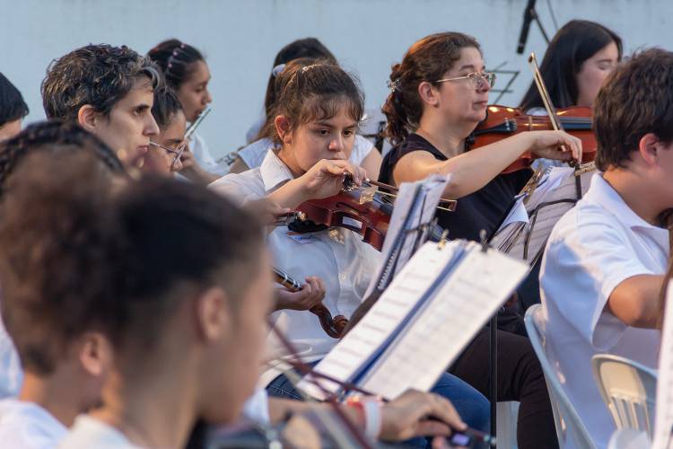 La Orquesta del Programa Somos Música dará un concierto en el marco de los 120 años del Teatro Municipal