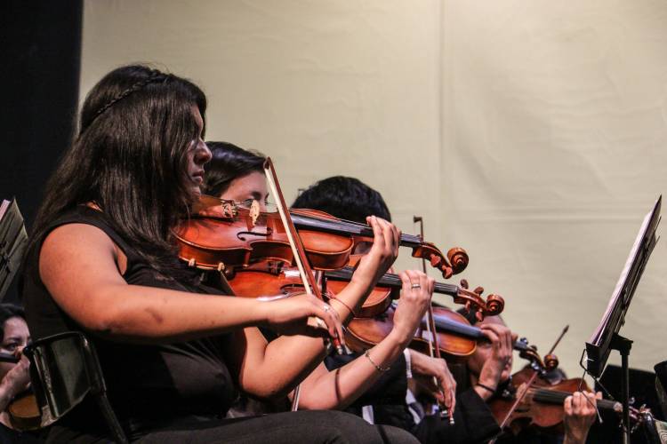 Se otorgaron más de 50 instrumentos nuevos a la orquesta juvenil de Somos Música