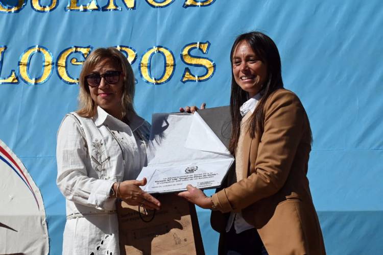 La Municipalidad participó de los 100 años de la Escuela Gregoria Pérez de Denis