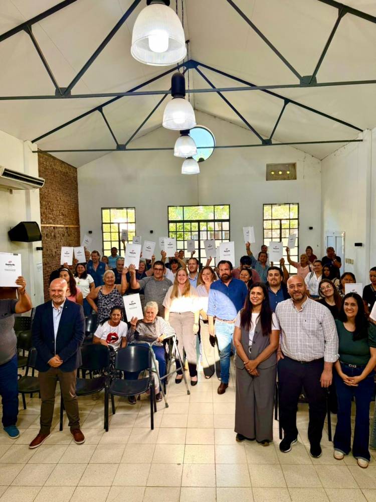 Nuevas escrituras para familias santotomesinas