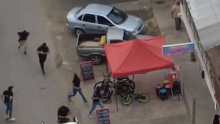 Rosario: impactante allanamiento con drone termina con dos detenidos por venta de drogas en Zona Cero