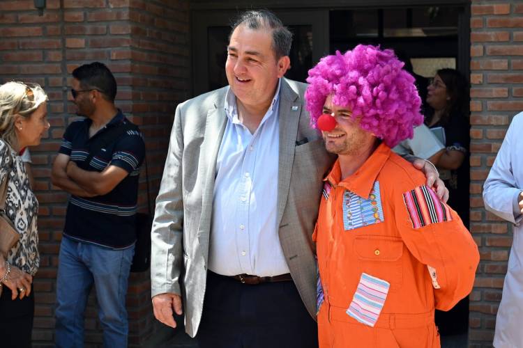 “Bajo un mismo paraguas”: una jornada de juegos y expresión por los derechos de la infancia