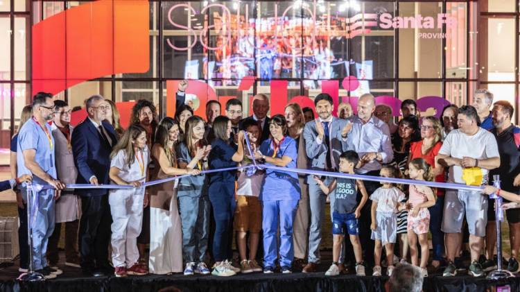 Pullaro inauguró el Nuevo Hospital Regional de Rafaela: “Tenemos la mejor salud pública de la República Argentina"