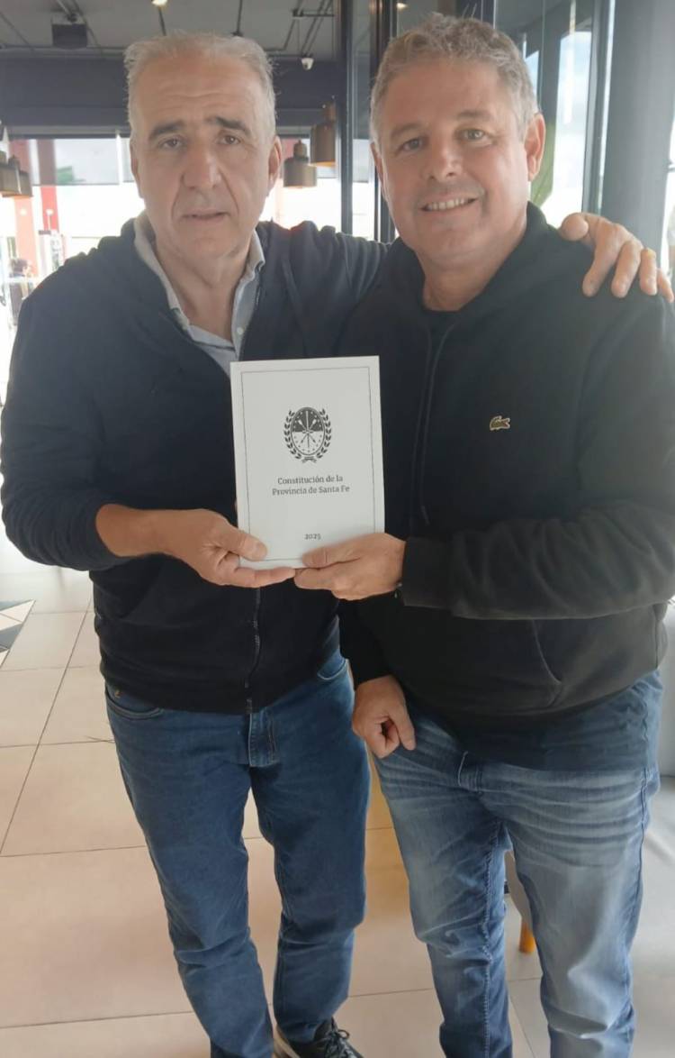 Sclafani hace conocer la nueva Constitución 