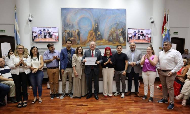 Felipe Michlig recibió del Concejo Municipal de Santa Fe la distinción “Valores Democráticos Raúl R. Alfonsín”