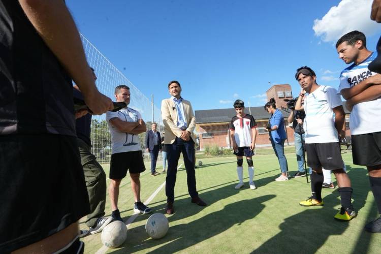 Pullaro acompañó el entrenamiento de Los Búhos y anunció apoyo para su preparación hacia la final nacional