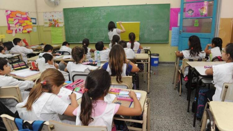 Asistencia Perfecta: más de 64 mil docentes, directivos, secretarios, preceptores y asistentes escolares cobrarán el incentivo mensual de noviembre