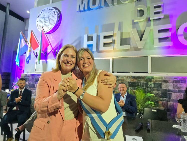 Asumió Vito Weiss Ackerley, primera intendenta de Helvecia