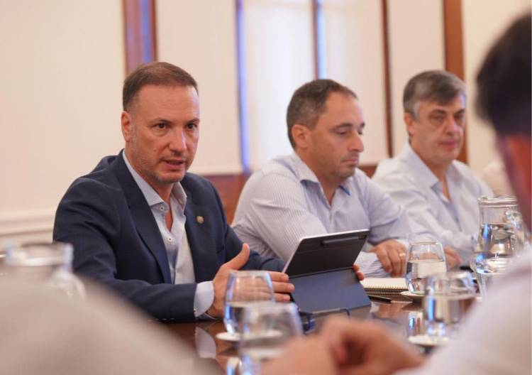 El Gobierno Provincial, junto a desarrolladores y colegios de profesionales, delinea una nueva Resolución de Factibilidad Hídrica