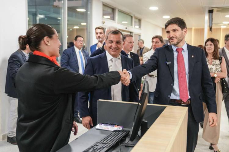 Pullaro inauguró el nuevo Aeropuerto de Rosario: “Hoy nos convertimos en la capital del interior de la República Argentina”