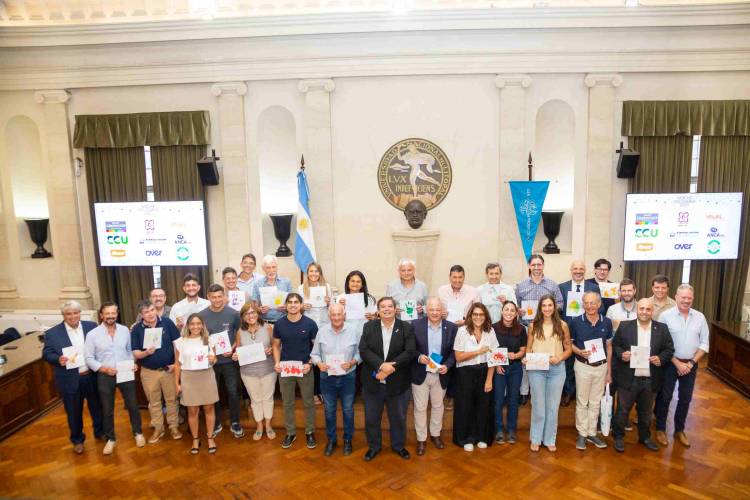 La UNL realizó la segunda Noche Solidaria para Navidad