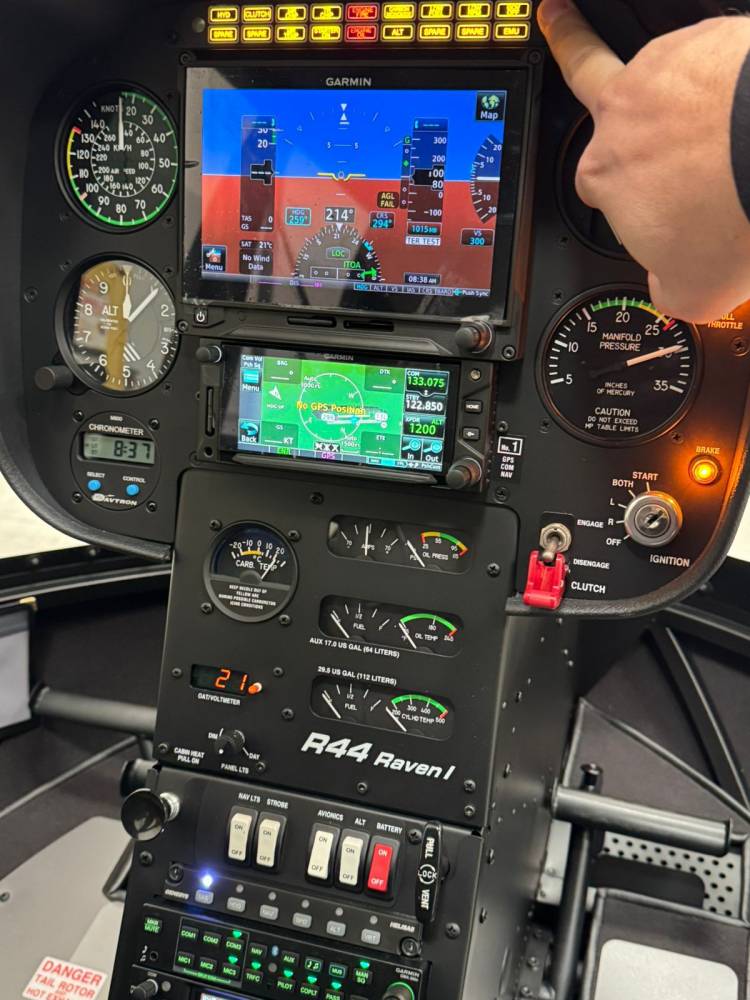 Seguridad: Provincia entrega a la Policía un helicóptero nuevo y 90 camionetas 0km adaptadas para el patrullaje