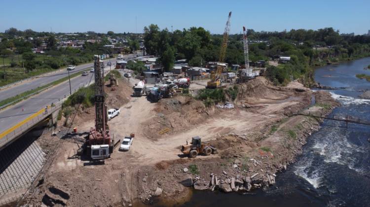 Cascada Saladillo: Provincia está culminando la primera de las dos pantallas de contención para frenar el retroceso