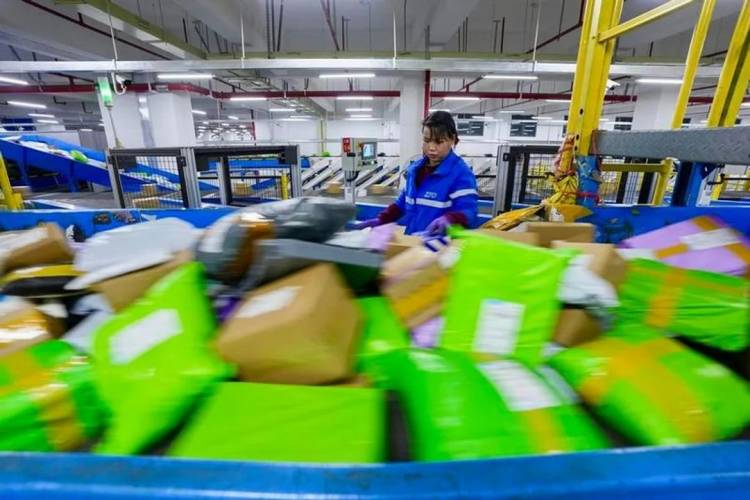 Récord logístico: China procesó más de 216.500 millones de envíos postales durante 2025