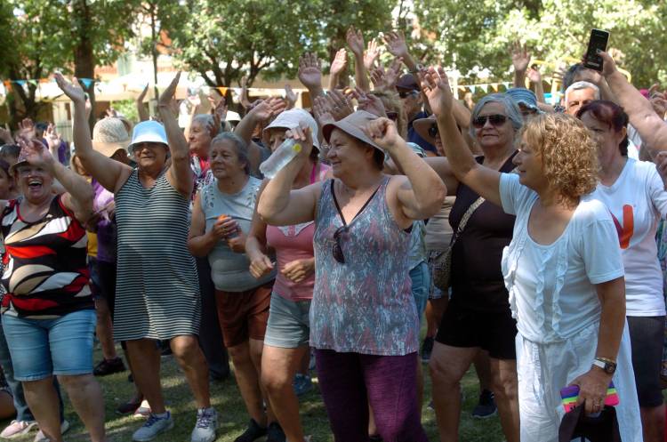 #ModoVacuna: comenzó la vacunación en las colonias de verano de adultos mayores