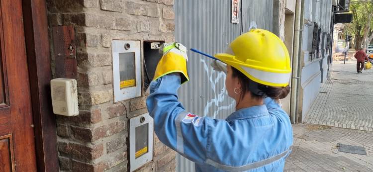 Operativos antienganchados a la luz: el gobierno recuperó cifras millonarias y cortó miles de conexiones clandestinas