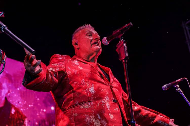 Música en la Laguna: cientos de santafesinos disfrutaron del show de El Brujo Ezequiel este sábado