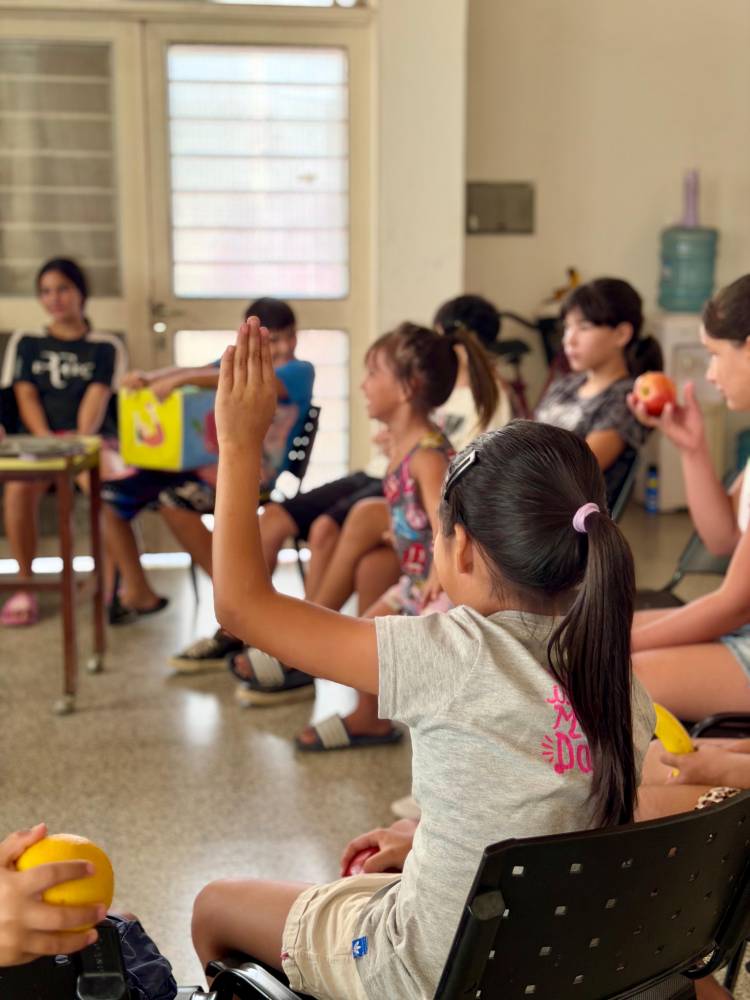 La Municipalidad impulsa hábitos saludables en la infancia con una jornada lúdica en Barrio Chaparral