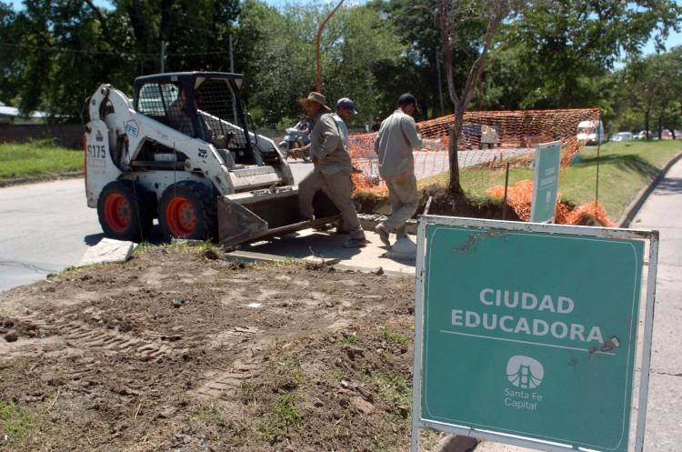 Con un 85% ejecutado, avanza la mejora del entorno de la escuela Esperanza Solidaria