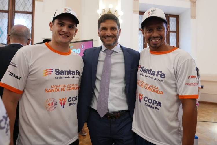Pullaro presentó a los nadadores de la Santa Fe - Coronda: “El deporte nos distingue como provincia”