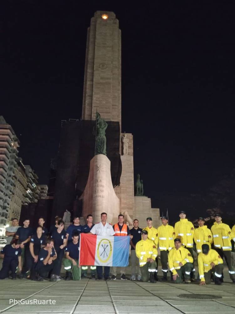 Santa Fe envió un equipo de brigadistas para colaborar en el control de incendios forestales en Chubut