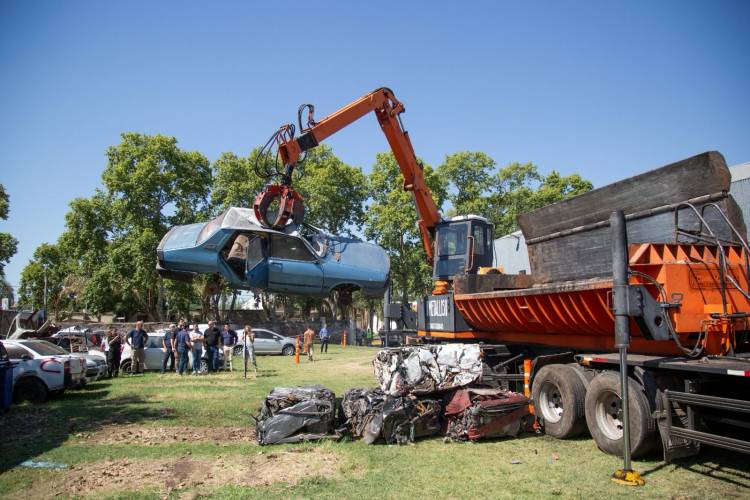 La Provincia superó los 25.000 vehículos compactados en operativos de ordenamiento en todo el territorio