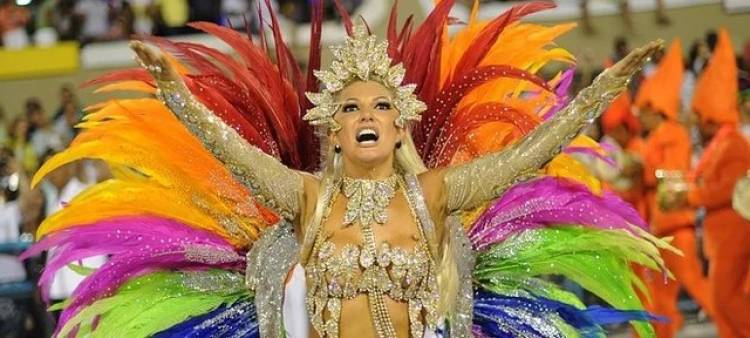 Brasil celebra el carnaval, su fiesta más emblemática