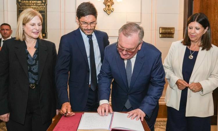 “Este es un gobierno que le pone el pecho a los problemas, trabajando incansablemente para resolverlos con transparencia y coraje”