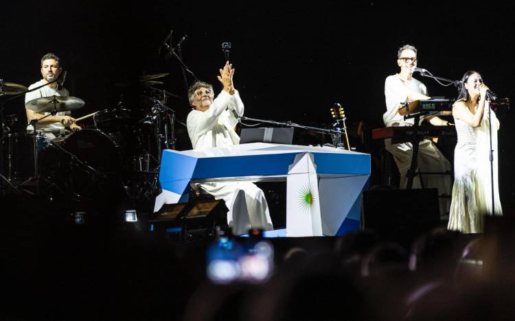 Rosario siempre estuvo cerca: más de 300 mil personas abrazaron a Fito en un reencuentro histórico con su ciudad