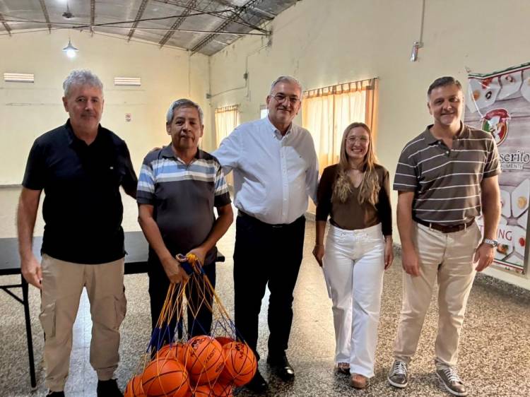 Calvo visitó el Bochas Club de Sunchales