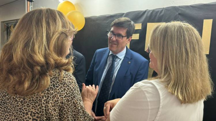 Asistencia Perfecta: casi 75 mil docentes, directivos, secretarios, preceptores y asistentes escolares cobran el premio por febrero