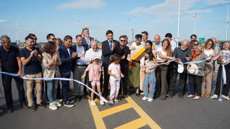 Provincia inauguró obras viales y deportivas en el departamento General López