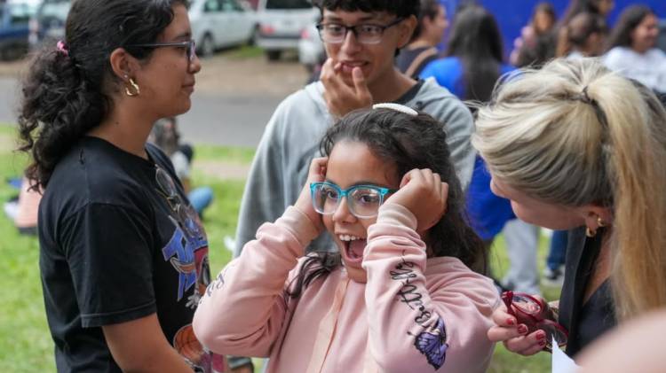 Santa Fe Acá y Ver para Ser Libres: más de 4.200 lentes entregados para mejorar la vida y el aprendizaje de chicos en toda la provincia
