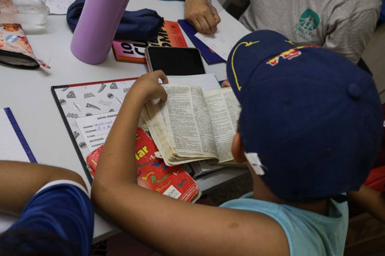 Entre libros y abrazos, las Estaciones Municipales entrelazan apoyo escolar con contención socioafectiva