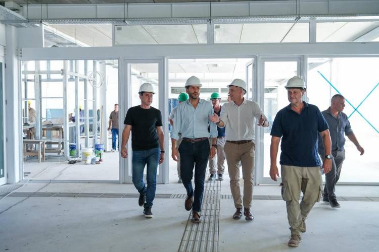 La nueva Escuela Echevarría supera el 90 ?avance: “Cada obra que prometemos, la empezamos y terminamos”, afirmó Pullaro