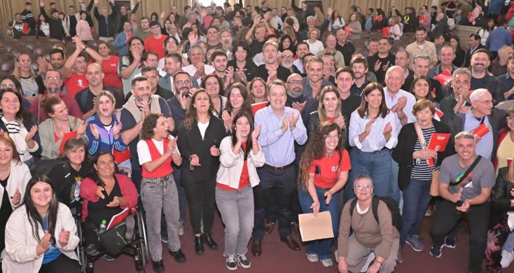 El Socialismo mira al futuro e impulsa una agenda enfocada en los que peor la están pasando