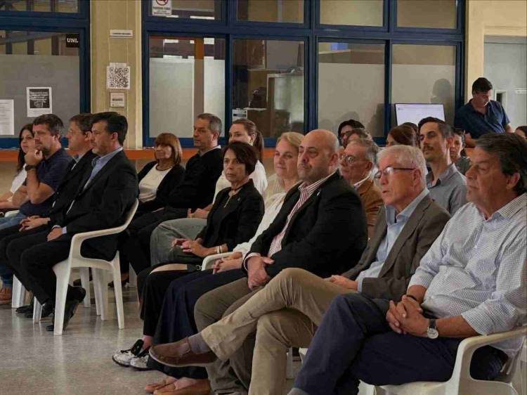 La UNL presentó a las autoridades del Centro Universitario Gálvez